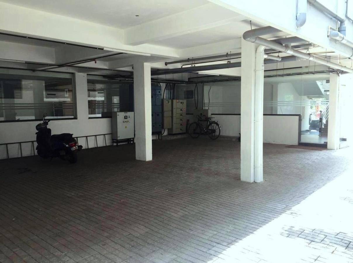 Mirage Residency Hotel Kochi Екстериор снимка